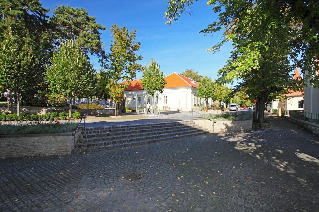 Hotel Blaha Lujza Balatonfured Luaran gambar