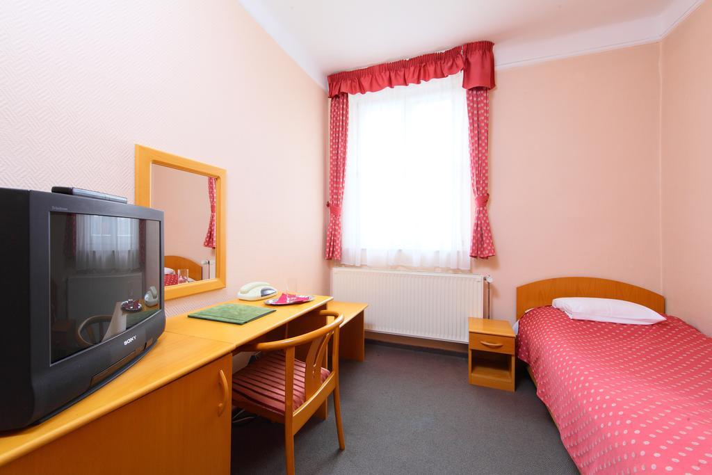 Hotel Blaha Lujza Balatonfured Bilik gambar