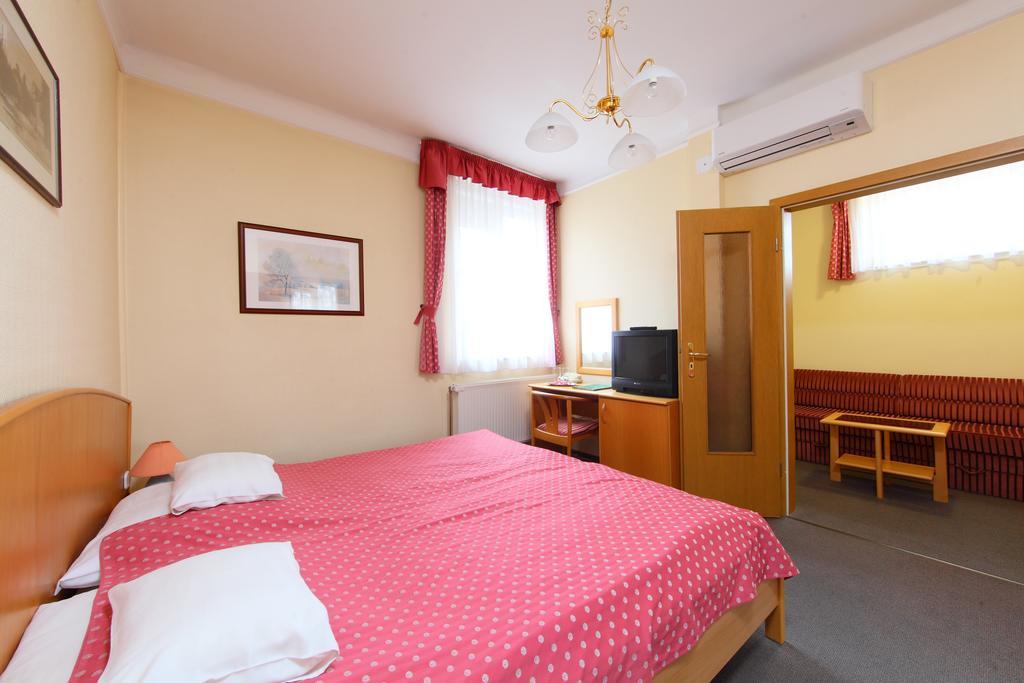 Hotel Blaha Lujza Balatonfured Luaran gambar