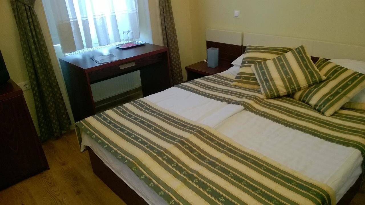 Hotel Blaha Lujza Balatonfured Luaran gambar